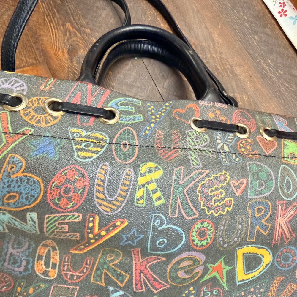 Vtg Dooney & Bourke Women’s Black Medium Snap closure Monogrammed Shoulder Bag. - Picture 11 of 16